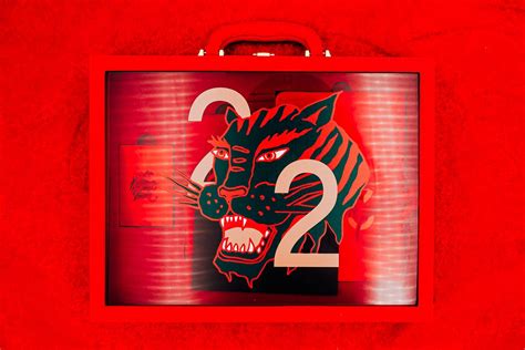 lv lunar new year 2022|HYPEBEAST Year of the Tiger 2022 Red Pocket Round.